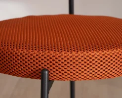 Lot de 2 chaises de repas en tissu terracotta et pieds métal style rétro 