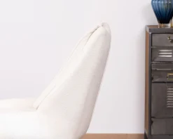 Lot de 2 chaises de repas en tissu blanc et pied pivotant en métal 