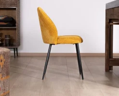 Lot de 4 chaises de repas en velours moutarde et pieds en métal noir "Bellot" esprit vintage