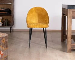 Lot de 4 chaises de repas en velours moutarde et pieds en métal noir 