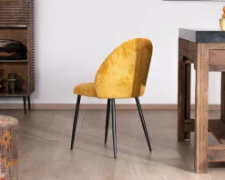 Lot de 4 chaises de repas en velours moutarde et pieds en métal noir 