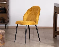 Lot de 4 chaises de repas en velours moutarde et pieds en métal noir 