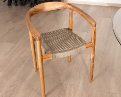Lot de 4 chaises en bois avec assise tressée taupe 