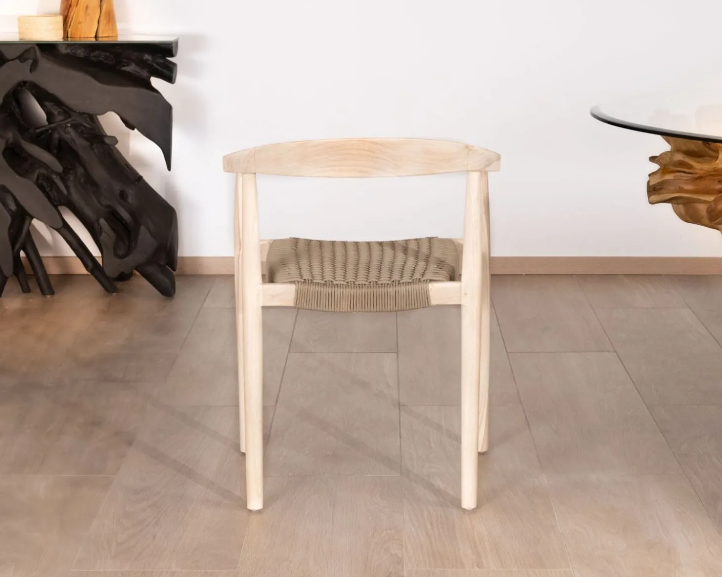 Lot de 4 chaises en teck naturel et assise tressée "Tiska"