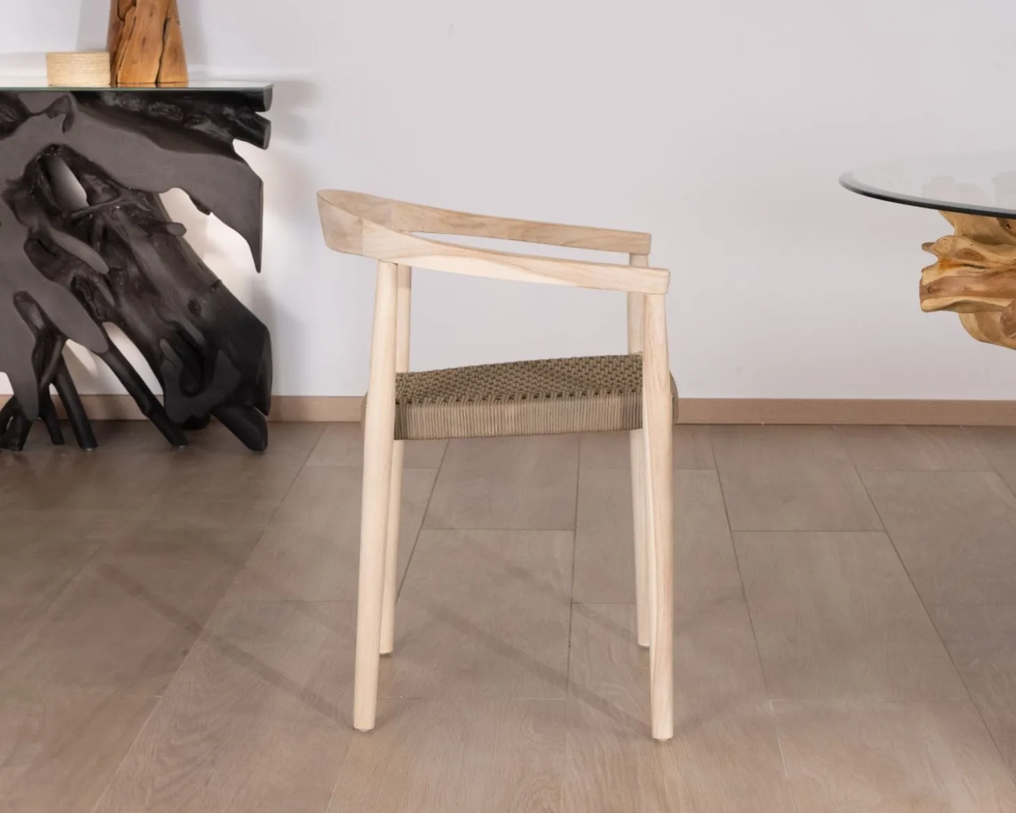 Lot de 4 chaises en teck naturel et assise tressée "Tiska"