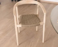 Lot de 4 chaises en teck naturel et assise tressée