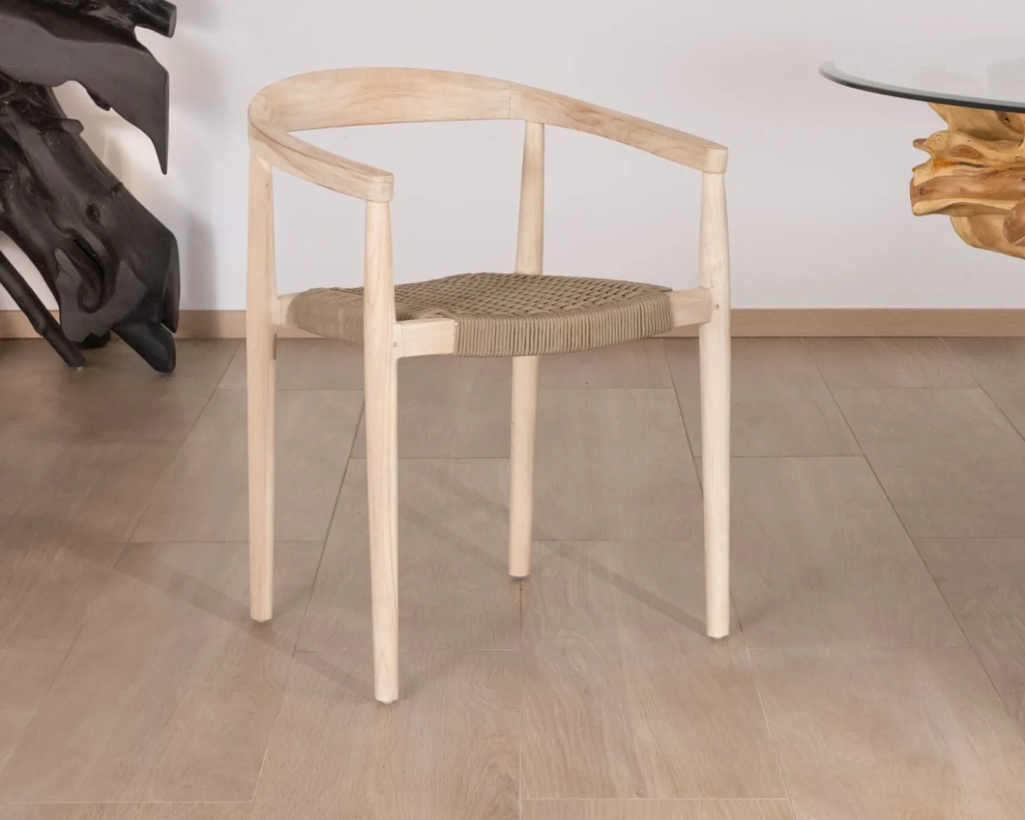 Lot de 4 chaises en teck naturel et assise tressée "Tiska"
