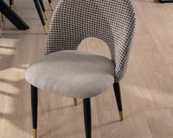 Lot de 2 chaises en tissu taupe et pieds métal laqué noir 