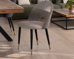 Lot de 2 chaises en tissu taupe et pieds métal laqué noir 