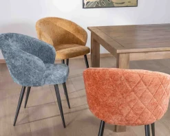Lot de 2 chaises enveloppantes en tissu jaune et pieds métal noirs 