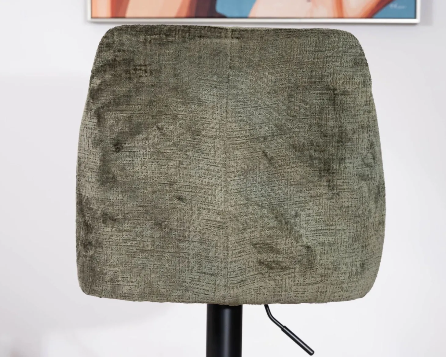 Lot de 2 chaises hautes réglables et pivotantes en velours vert kaki "Zoung" pied métal noir