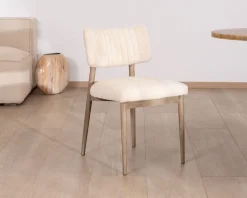 Lot de 2 chaises scandinaves en bois grisé et tissu bouclettes beige 