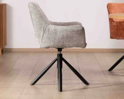 Lot de 2 chaises tournantes en tissu gris clair et pieds métal 