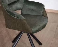 Lot de 2 fauteuils de repas enveloppants en tissu bi texture vert "Chilko" avec pied pivotant en métal noir