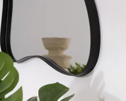 Lot de 2 miroirs forme naturelle avec encadrement en métal noir "Patras"