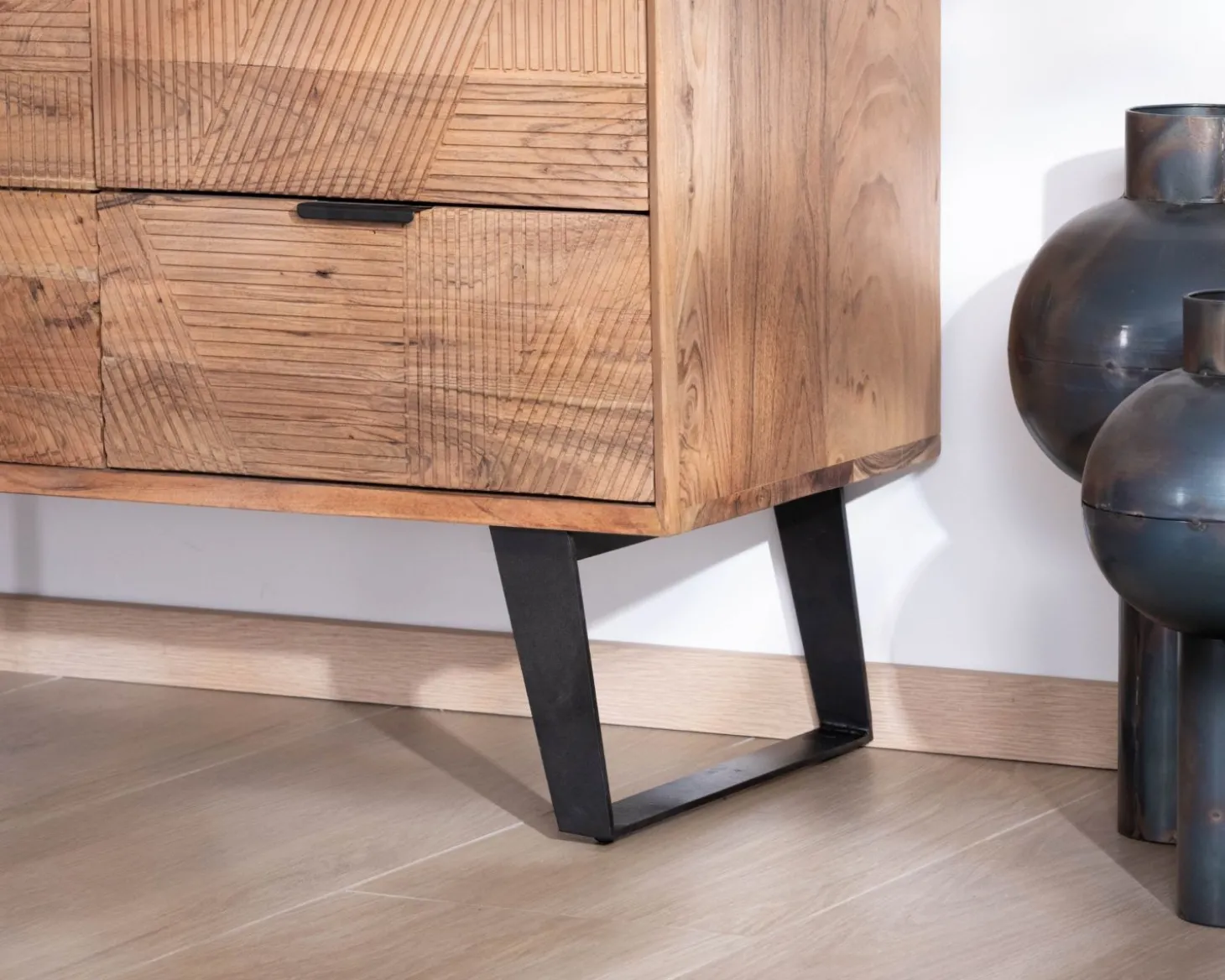 Meuble de rangement bas 160 cm avec tiroirs "Uky" design contemporain esprit rétro