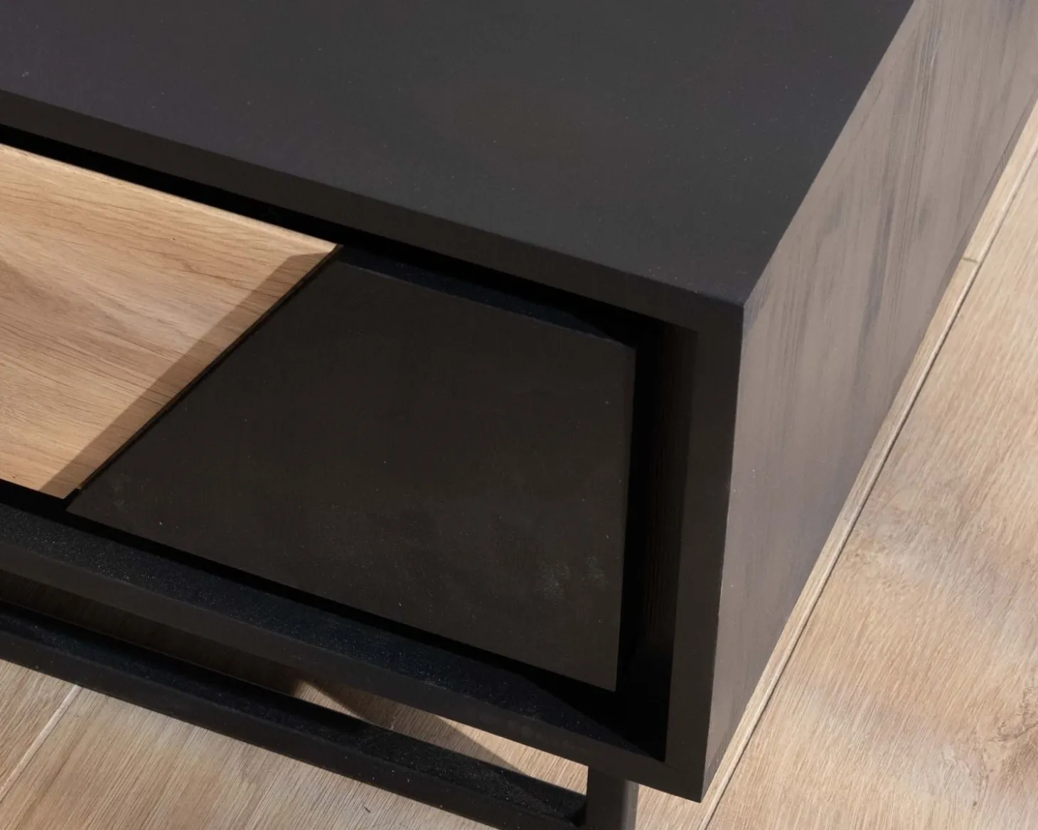 Meuble télé 140 cm en bois massif "Trace"