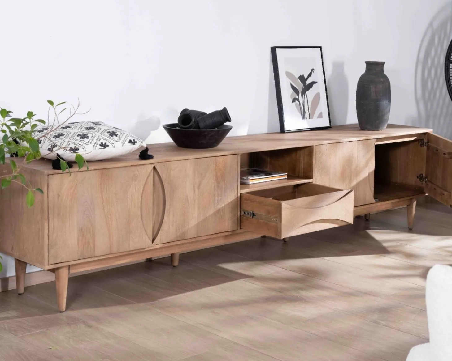 Meuble TV XXL 265cm en manguier massif 4 portes et 1 tiroir "Cabure"