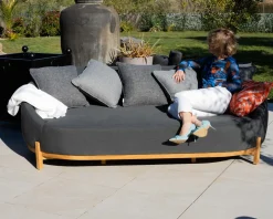 Méridienne d'extérieur design enveloppant 