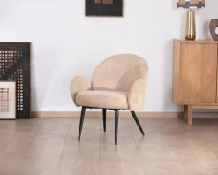 Petit fauteuil esprit scandinave en tissu duveteux beige "Luno"
