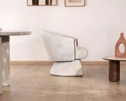 Petit fauteuil lounge en tissu bouclette blanc cassé 