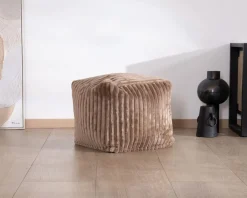 Petit pouf carré en velours camel 
