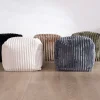 Petit pouf cubique en velours blanc "Lizard"