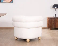 Petite chauffeuse en tissu bouclette blanc design 70's "Wala"