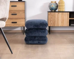 Pouf moderne pivotant « Flow » en tissu tramé bleu nuit finition satinée forme organique