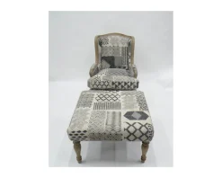 Repose-pieds gris motif patchwork et pieds en bois naturel "Sofia"