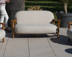 Salon de jardin 3 pièces "Aristochair" en teck tissu d'extérieur blanc cassé