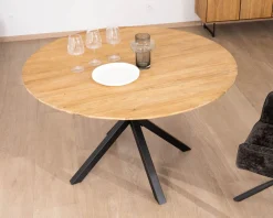Table à manger ronde en teck recyclé et pieds mikado 