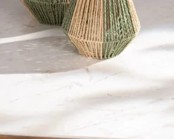 Table basse carrée 100 cm en bois recyclé et plateau marbre blanc "Mood"