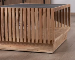 Table basse carrée avec plateau en placage pierre et structure bois ajourée 