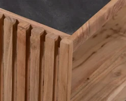 Table basse carrée avec plateau en placage pierre et structure bois ajourée 