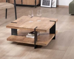 Table basse design avec double plateau carré en bois et pieds métal "Marla"