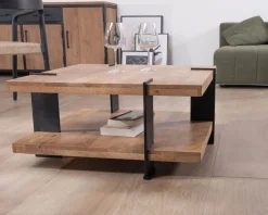 Table basse design avec double plateau carré en bois et pieds métal "Marla"