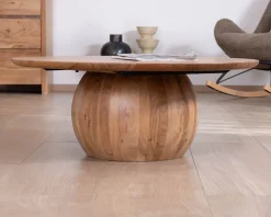 Table basse design en acacia massif ronde avec pied boule 