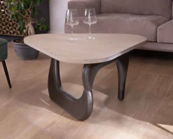 Table basse en manguier massif plateau triangulaire 