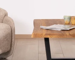 Table basse esprit loft en teck recyclé “Lasia” avec piètement métal noir en U