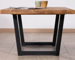 Table basse esprit loft en teck recyclé “Lasia” avec piètement métal noir en U