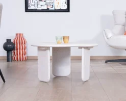 Table basse forme organique aspect terrazzo