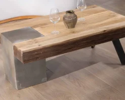 Table basse rectangulaire design en manguier, pieds métal noir antique et ciment "Cemento"