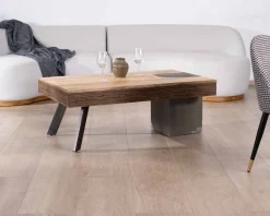 Table basse rectangulaire design en manguier, pieds métal noir antique et ciment 