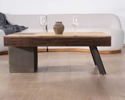 Table basse rectangulaire design en manguier, pieds métal noir antique et ciment 