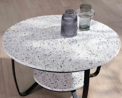 Table basse ronde en terrazzo blanc et métal noir 