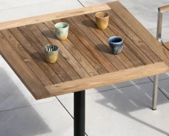 Table bistrot 80x80 cm en teck et pied central aluminium "Ozone" plateau rabattable