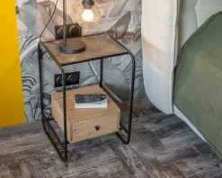 Table de chevet design en métal et bois avec plateau en placage pierre 