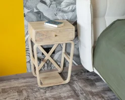 Table de chevet style épuré et rétro en manguier 