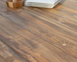 Table de jardin carrée 160 cm en teck "Melta" pieds métal gris inox